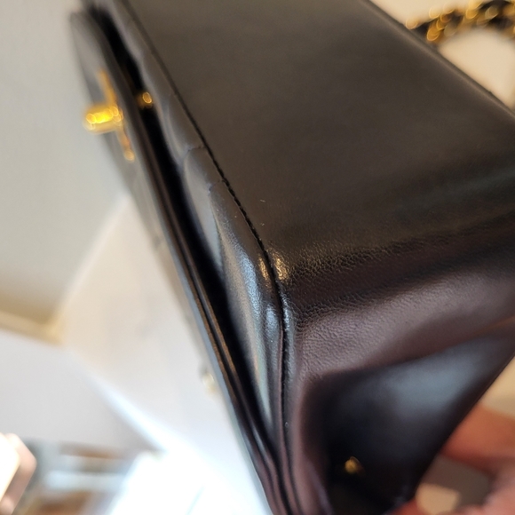 CHANEL Quilted Small Single Flap Black - Picture 7 of 16